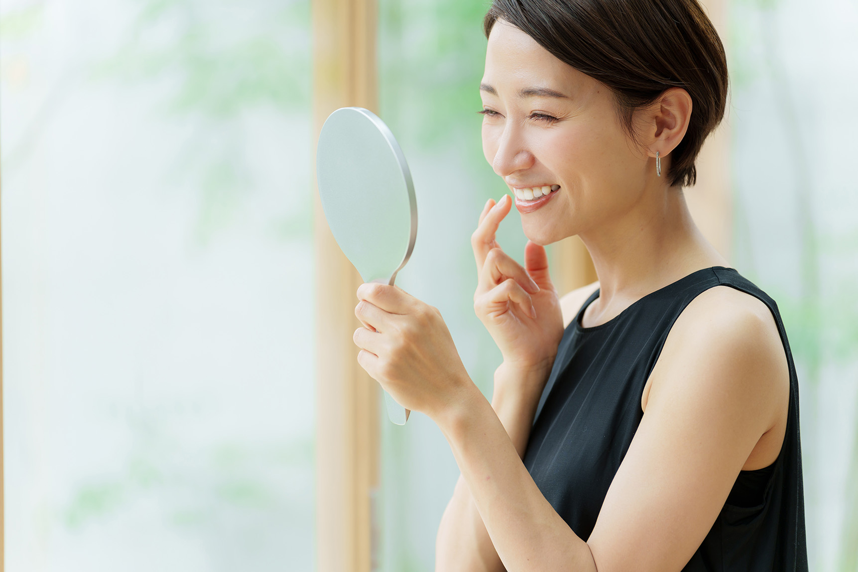 インビザライン中にホワイトニングは可能？同時進行で歯を白く美しく